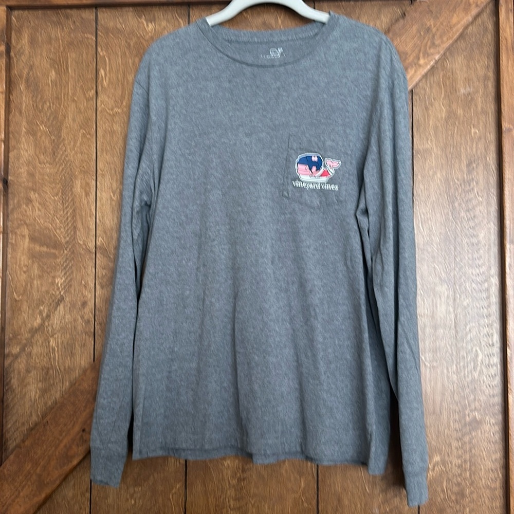 Vineyard Vines long sleeve t-shirt size small